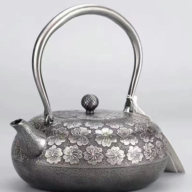 高品質★鉄瓶 南部鉄器 大容量鉄壺 コーティングなし 手作り鉄 やかんを沸かす お茶の道具 1300MLの画像2