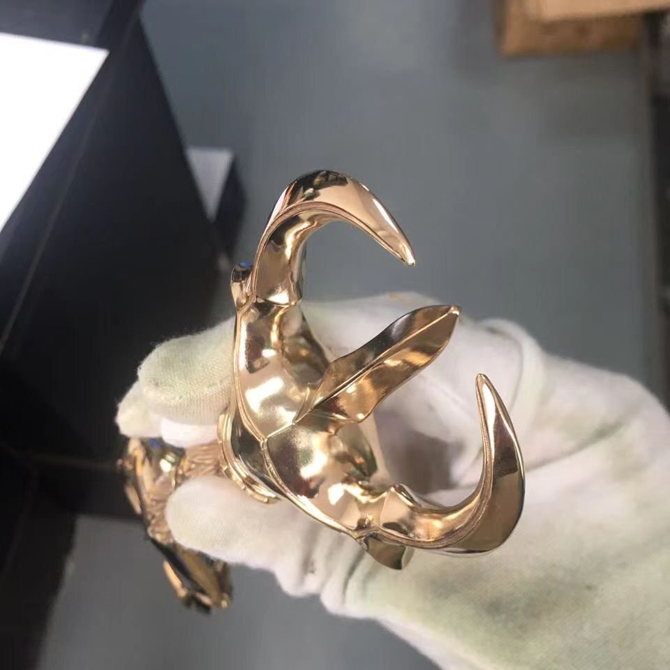 密教法具 寺院用仏具」極上品 真言宗 三鈷杵 真鍮製磨き仕上げ 密教法具 寺院用仏具」極上品 真言宗 三鈷杵 真鍮製磨き仕上げ