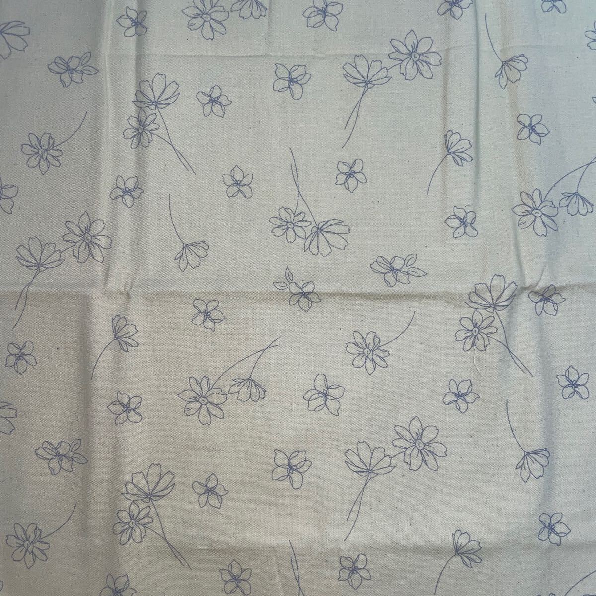 綿シーチング 柔らかい コットン 100㌢×100㌢ 花柄 未使用 ハギレの画像3