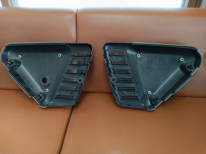 * Moto Guzzi V7*cafe* side cover set *