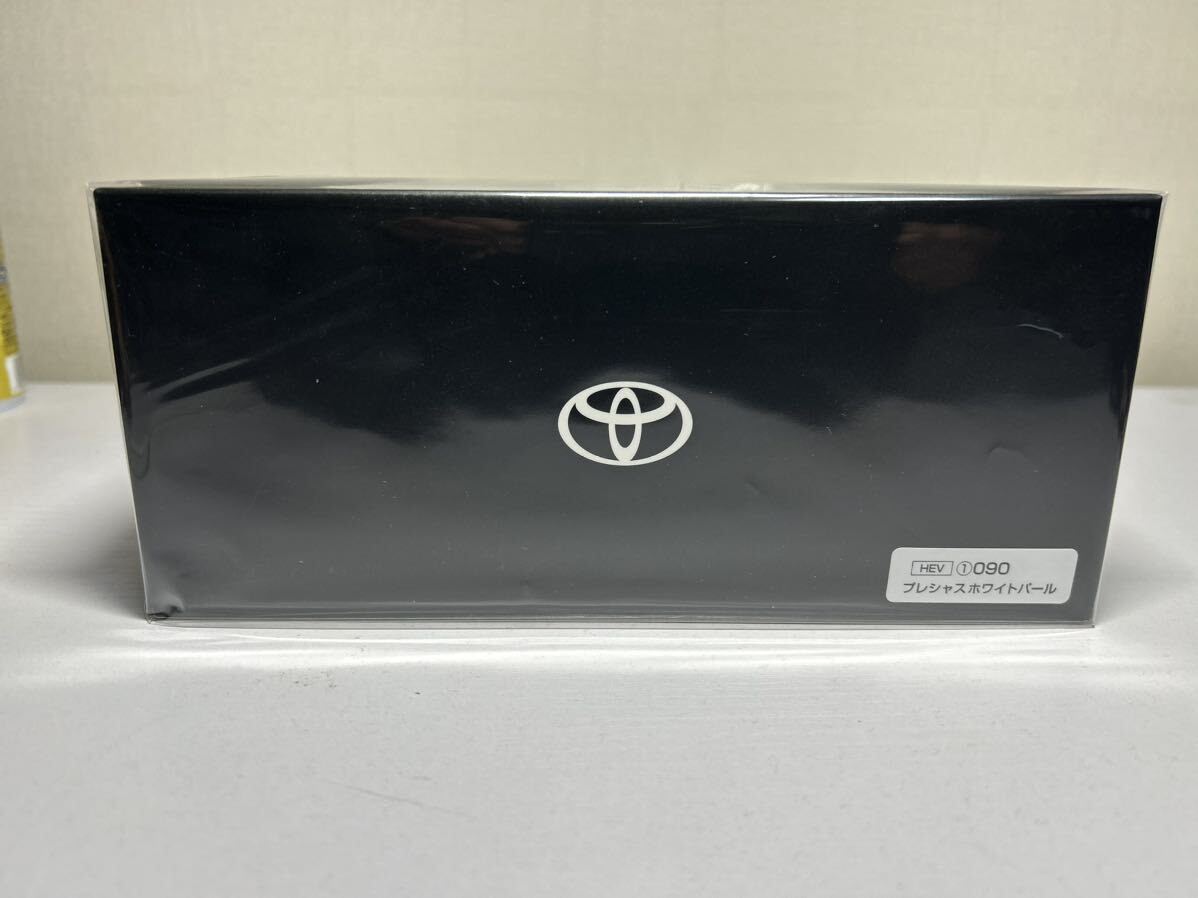 【非売品】トヨタ新型クラウンスポーツミニカー　1/30 090プレシャスホワイトパール_画像3