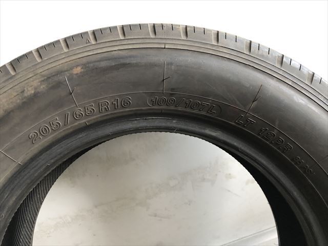  супер-скидка б/у шина 205/65R16 109/107L LT 12PR Yokohama LT151R 19 год производства 2 шт 