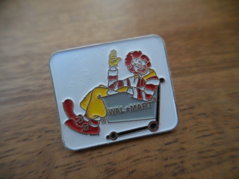 フランス☆古いピンズ【McDonald's WAL MART】カナダ ピンバッジ ピンバッチ PINS マクドナルド ドナルド_画像2