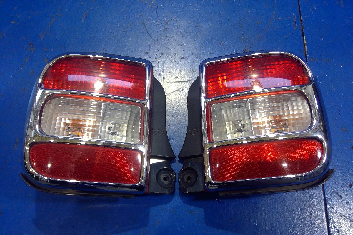 (H) Suzuki Lapin HE21S original tail lamp light plating frame cover garnish TOKAI 35603-75H0 Mazda Spiano HF21S [2402731]