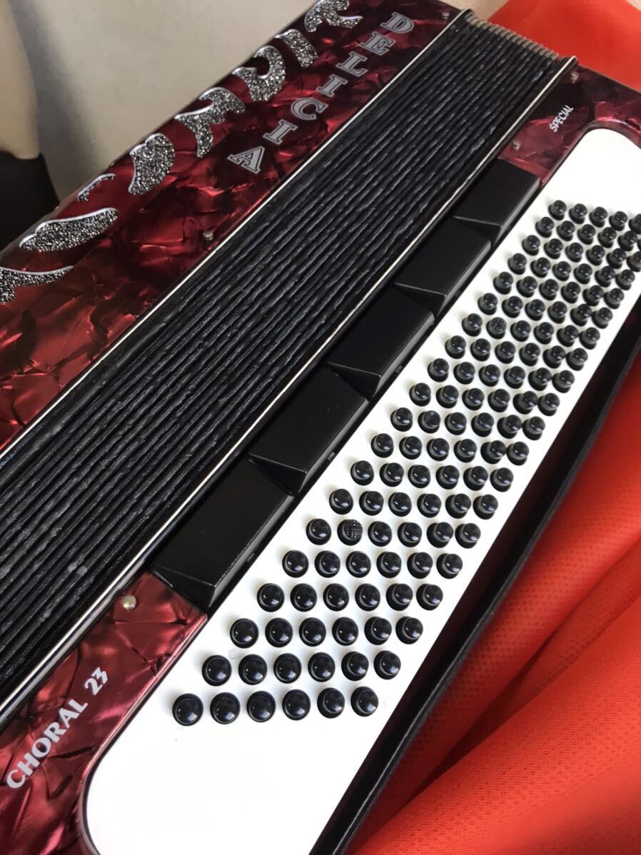 DELICI 赤色のアートデザインも素敵なグリル41 鍵盤120べース 切り替えスイッチ7.べース5 個ＭＭＬ配列_画像10