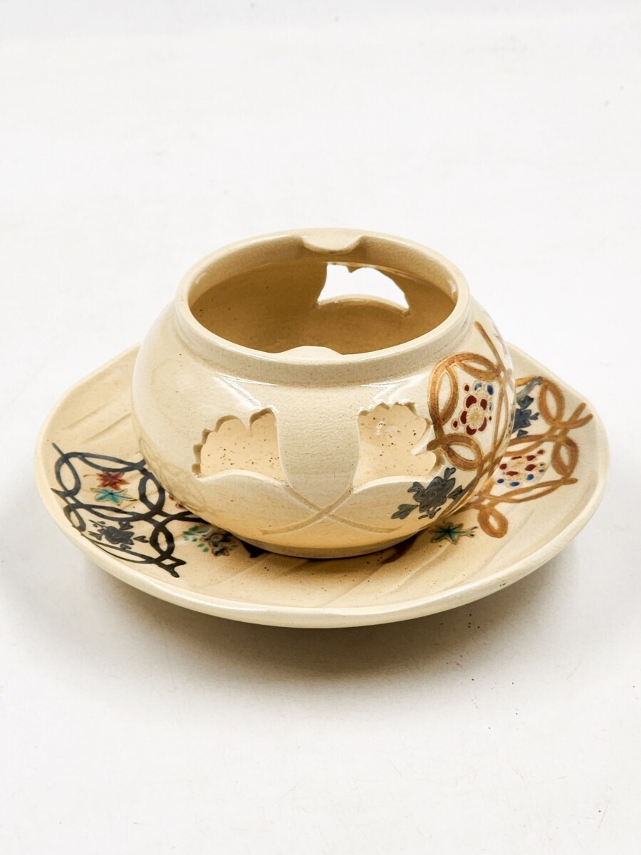 < чайная посуда > Urasenke [ flat дешево . гора произведение ] [..... цветная роспись золотой серебряный . 4 сезон . цветок 7 сокровищ документ sama чай ширина шт. ]. вместе коробка подлинный произведение гарантия Kyoto 