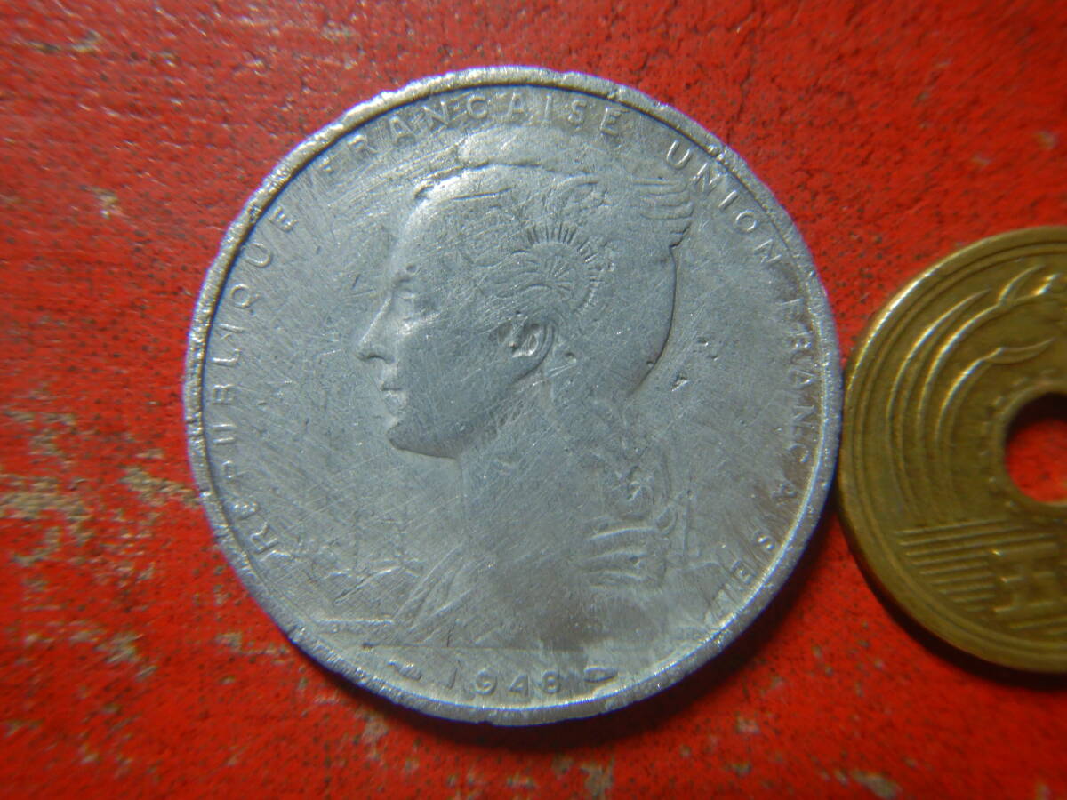 外国・フランス領ソマリランド／５フラン・アルミニウム貨（1948年）：発行枚数50万枚（※薬品による洗浄の痕あり）　24050502_画像1