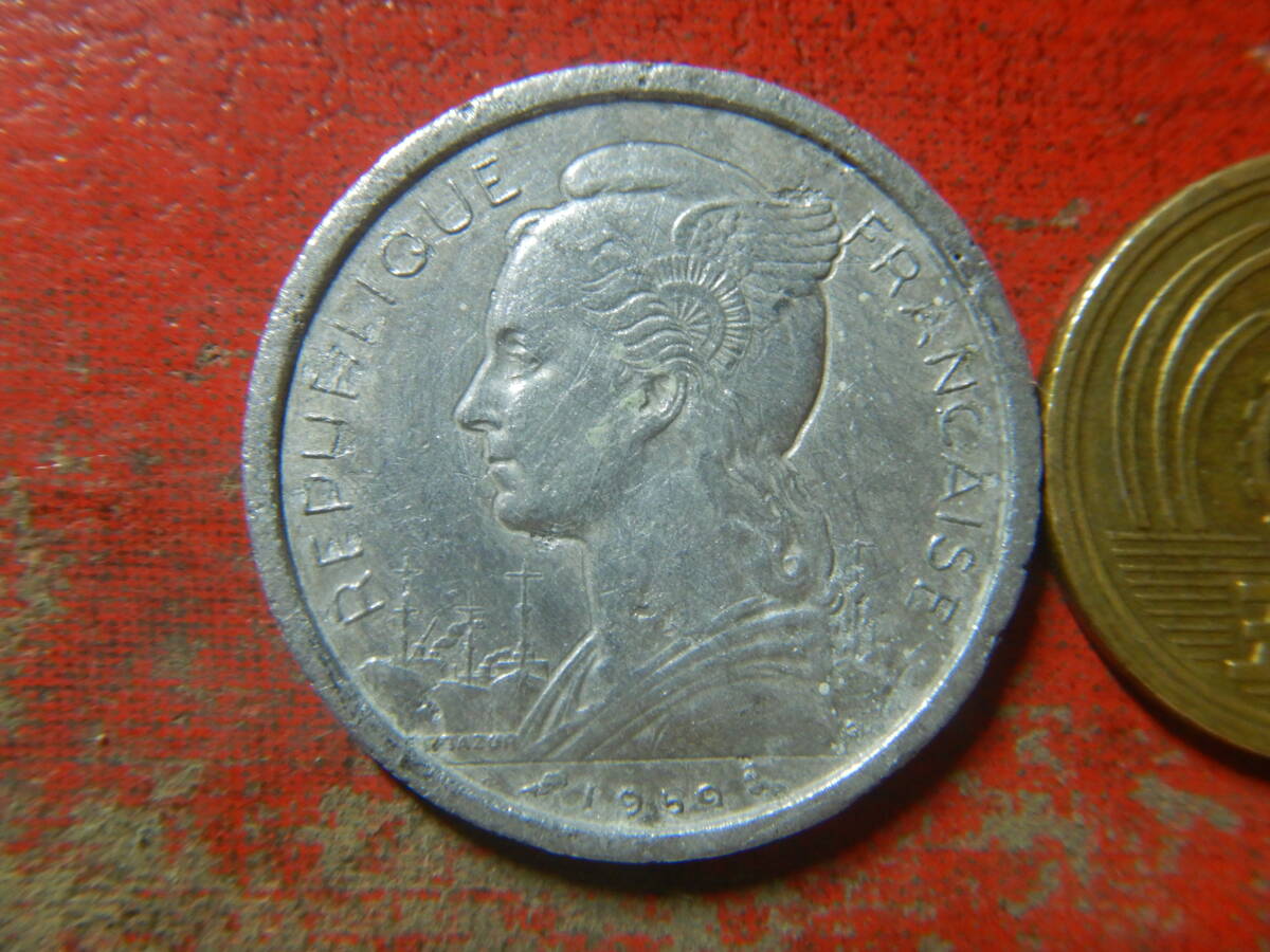 外国・フランス領ソマリランド／２フラン・アルミニウム貨（1959年）（※薬品による洗浄の痕あり） 24050502の画像1