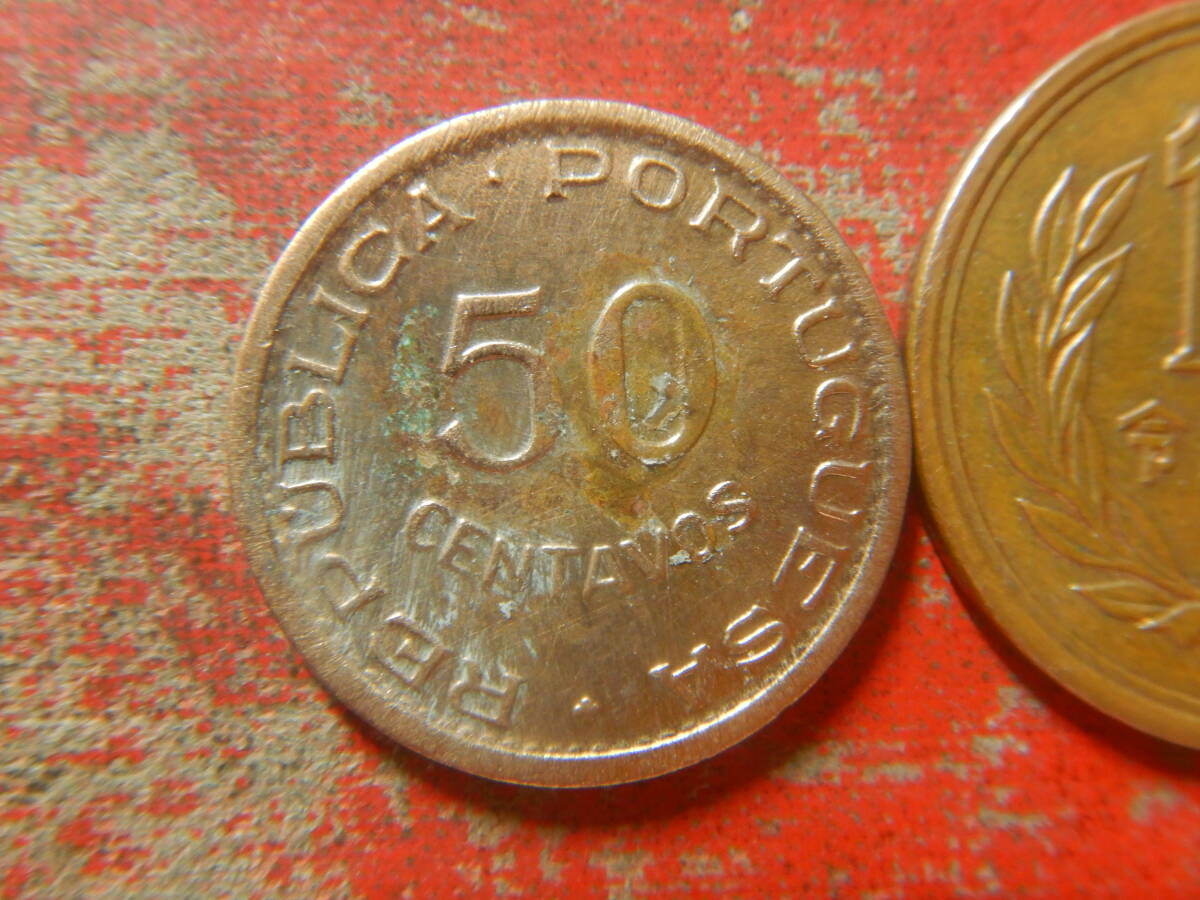 外国・アンゴラ／５０センタボ青銅貨（1961年）（※薬品による洗浄の痕あり） 240506の画像1