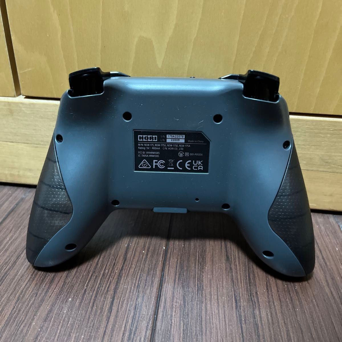 Switch ワイヤレスホリパッド HORI コントローラー