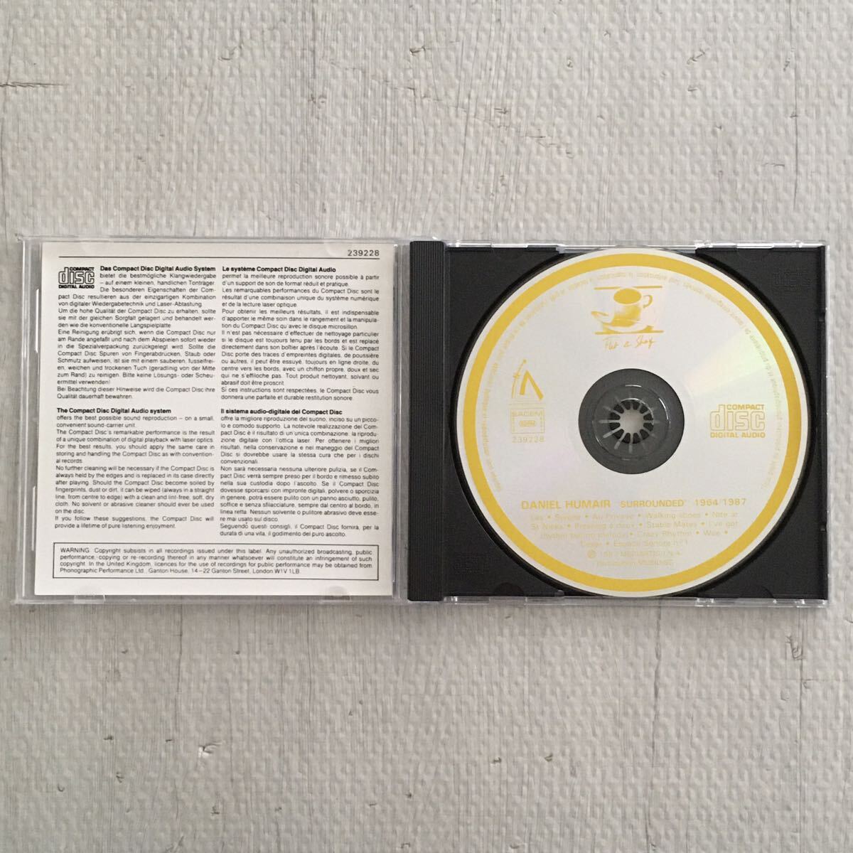 送料無料 レア直筆サイン入りジャズCD Daniel Humair “Surrounded 1964/1987” 1CD Flat&Sharpフランス・オリジナル盤_画像3