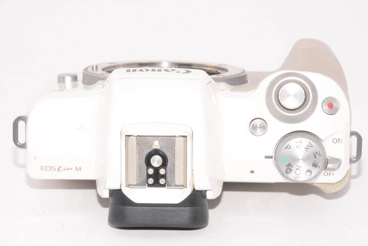 【外観特上級】Canon EOS Kiss M ホワイト  #s7550の画像3
