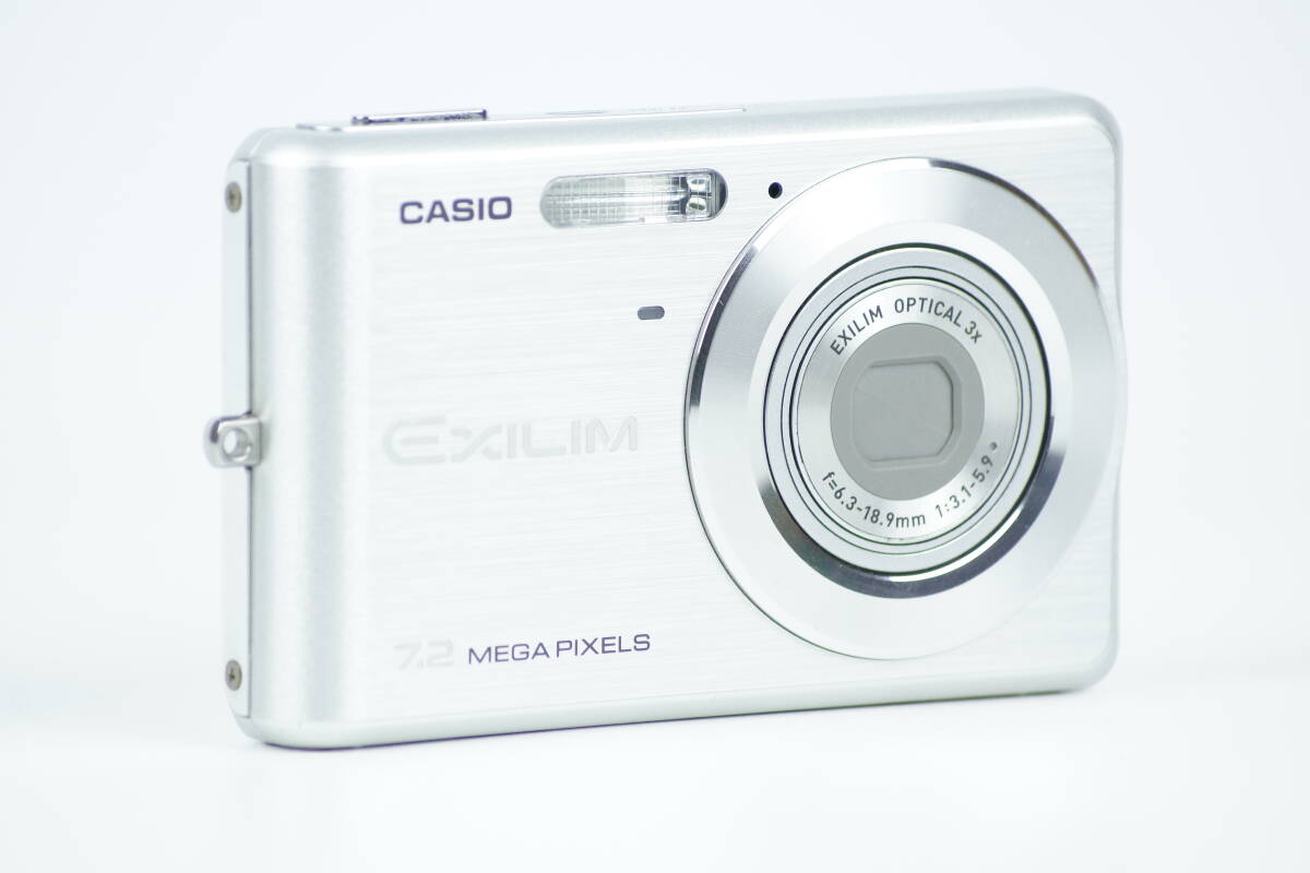 ■ 美品 ■ カシオ CASIO EXILIM EX-Z77 シルバーボディ コンパクトデジタルカメラ バッテリー付き 4431_画像2