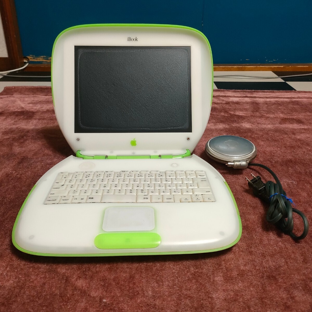 Apple iBook G3 クラムシェル /M6411 /キーライム /466MHz 64MB 10GB OS9.2.2 [ジャンク] 起動OK /画面劣化 /落書き /DVD故障 /AC付属の画像9