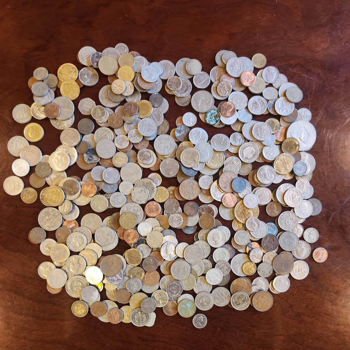 外国銭 硬貨 外貨 古銭 コイン 企業城下町での整理品 大量 まとめて 重量1971g_画像1