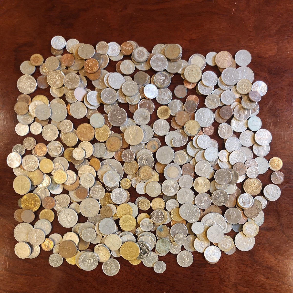 外国銭 硬貨 外貨 古銭 コイン 企業城下町での整理品 大量 まとめて 重量1963g_画像1