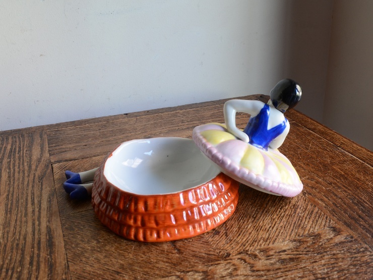 アンティークデザイン 人形 雑貨 置物 女性 モチーフ 陶器オブジェ アクセサリートレイ フィギュアドール ヴィンテージ 美女ポットの画像4