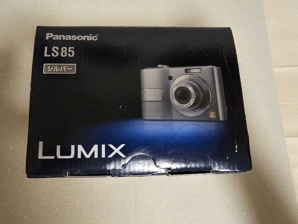Panasonic　LUMIX SL85　シルバー　美品　付属品完備　希少乾電池モデル_元箱もあります