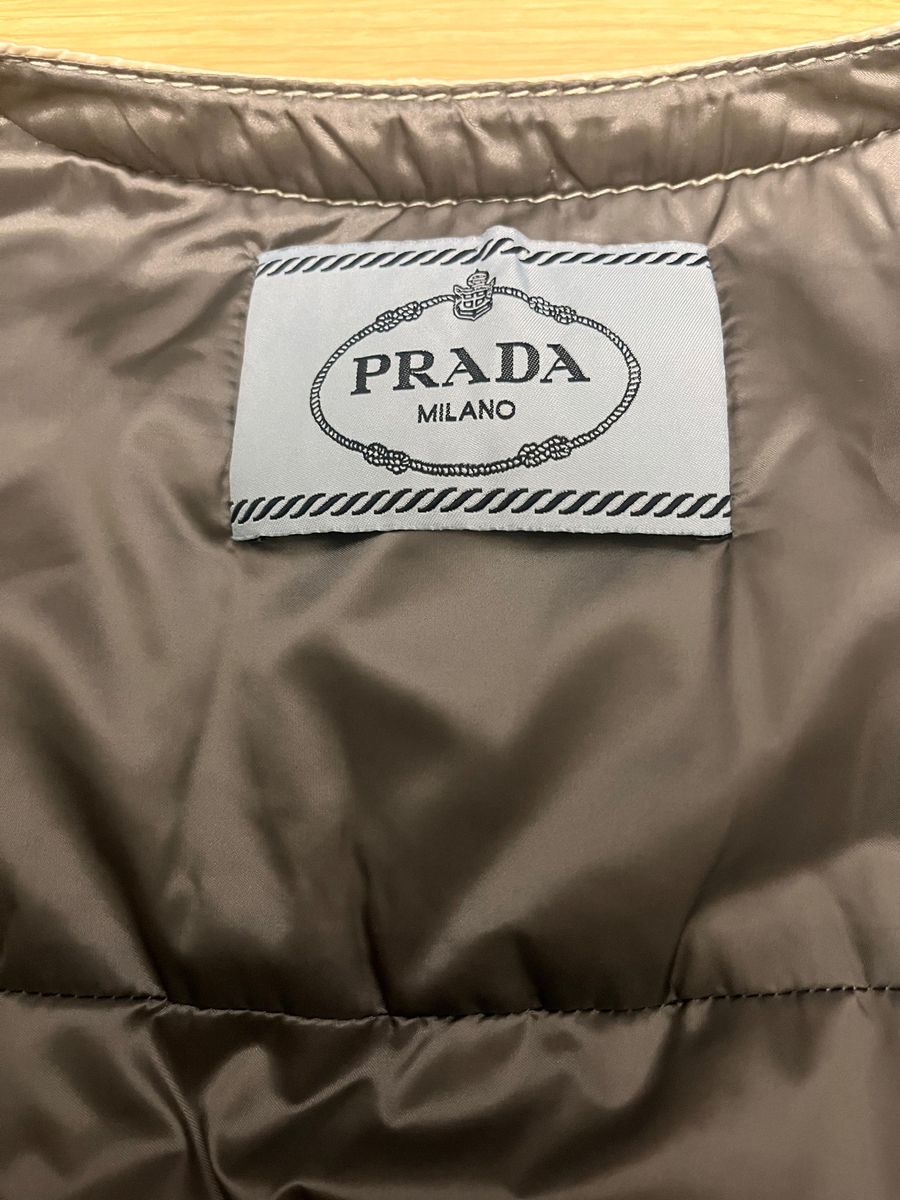 PRADA プラダ　ダウンジャケット　Mサイズ　ホワイト