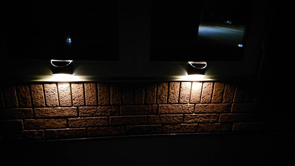 防水ソーラーライト 4個セット 屋外使用 暖色系 LED_画像4