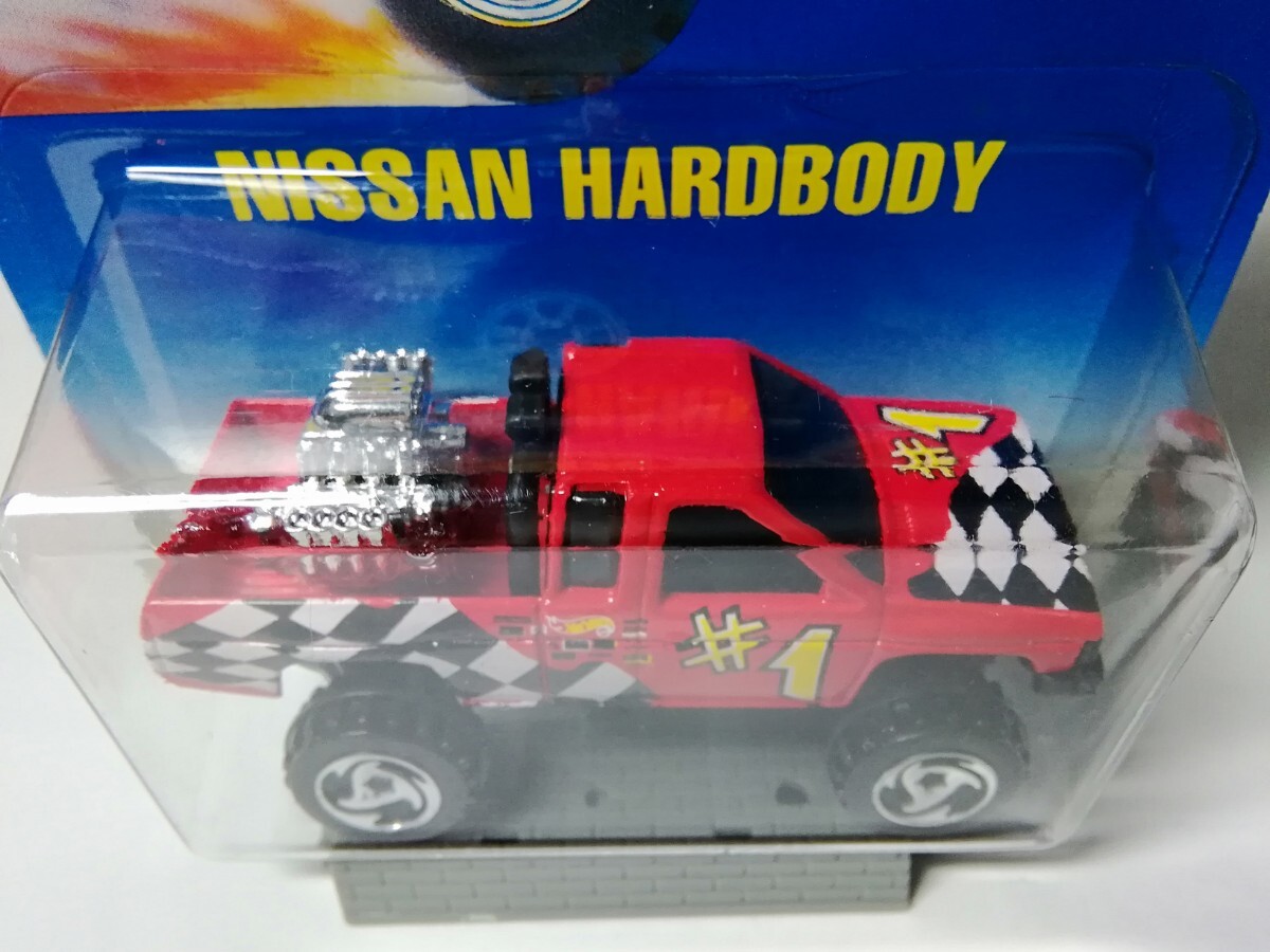 【ホットウィール】　 日産 ハードボディ　 　Hot Wheels NISSAN HARDBODY D21　ダットサン トラック　ピックアップ　ハイリフト　4WD_画像3