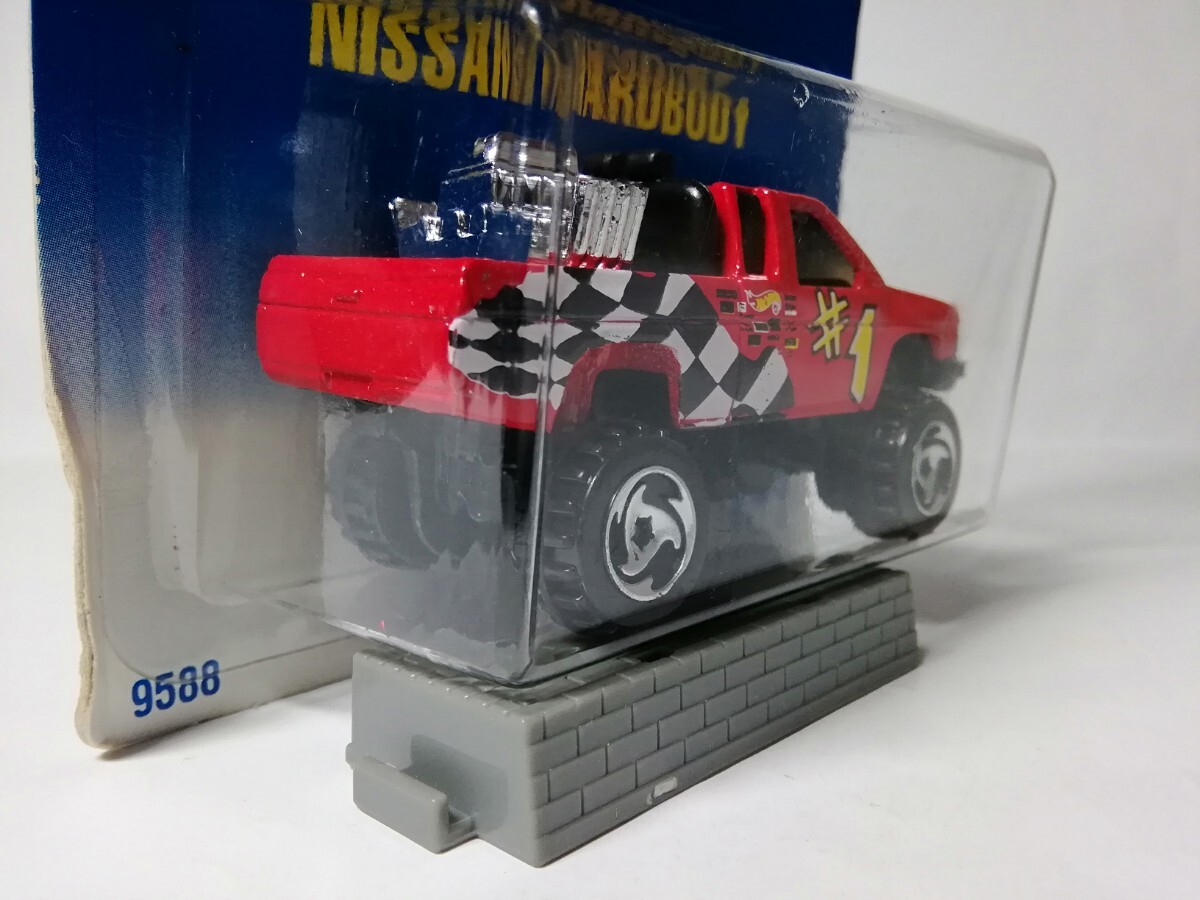 【ホットウィール】　 日産 ハードボディ　 　Hot Wheels NISSAN HARDBODY D21　ダットサン トラック　ピックアップ　ハイリフト　4WD_画像5