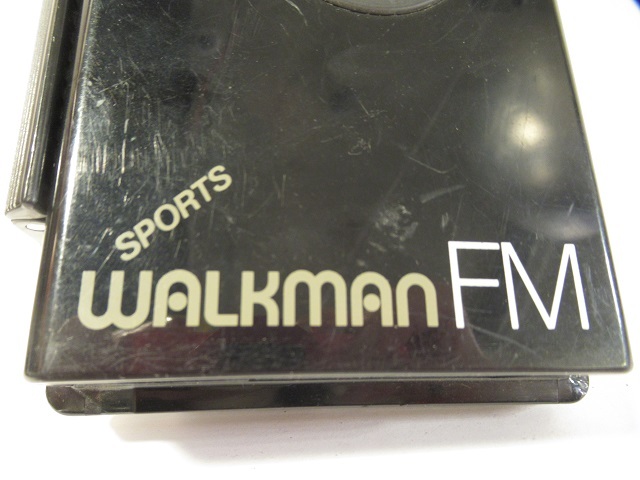 〓1円～可動品 SONY ソニーSPORTS WALRKMAN FM スポーツカセットウォークマン WM-F5 ステレオカセットプレーヤー 80年代 昭和家電 ラジオ _画像10