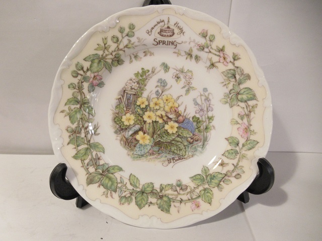 〓ロイヤルドルトン Royal Doulton ブランブリーヘッジ SPRING プレート 箱付き 絵皿 飾り皿 ξ_画像2