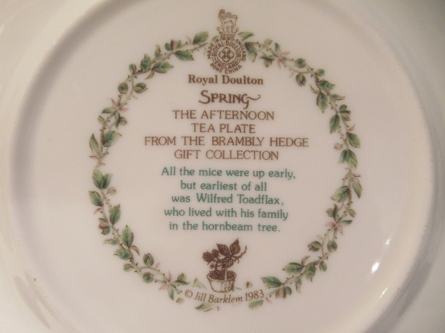 〓ロイヤルドルトン Royal Doulton ブランブリーヘッジ SPRING プレート 箱付き 絵皿 飾り皿 ξ_画像6