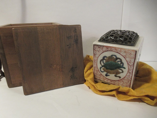 = old Kutani four person censer .. incense case also box also cloth antique tea utensils ξ