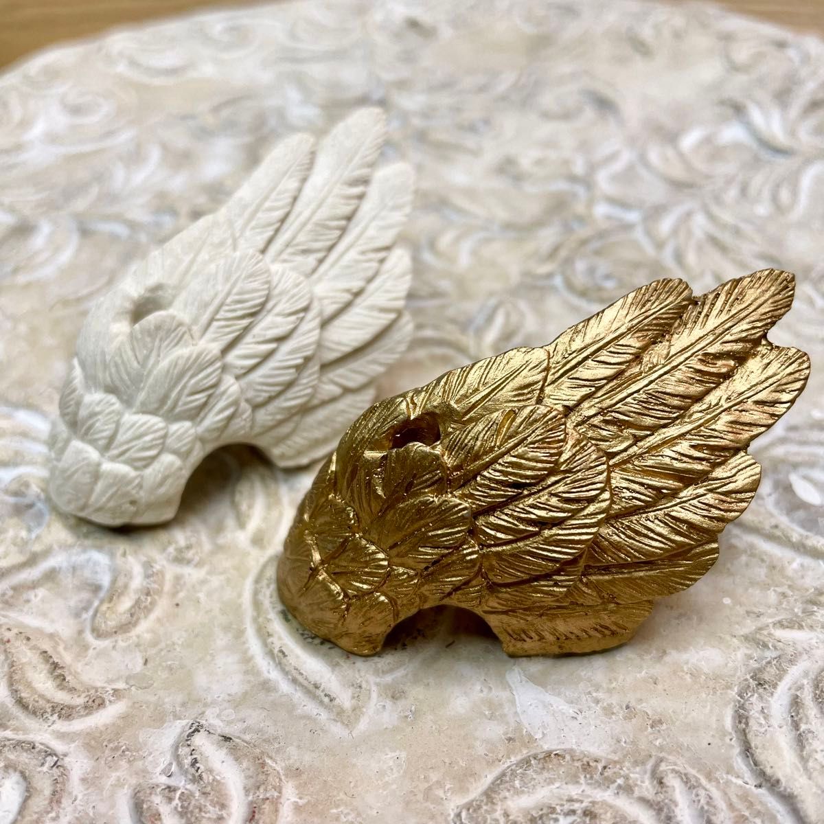 天使の羽型　香立て／カードホルダー　ホワイト＆ゴールド　２色セット　