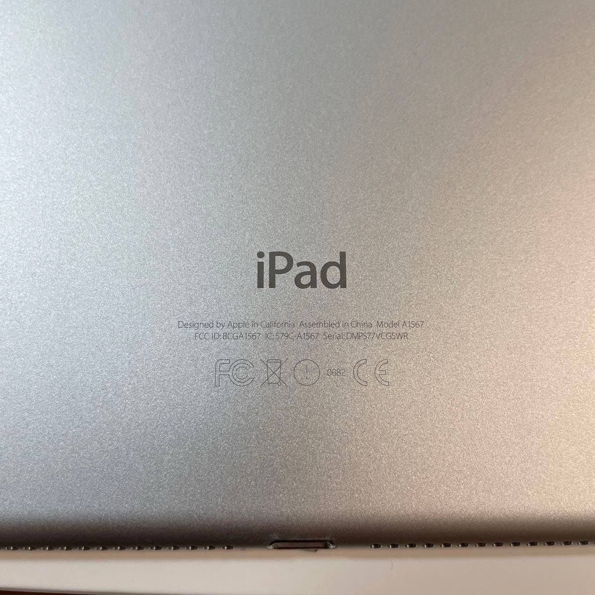 iPad  Air 2 シルバー  MGH72J/A  保護フィルム有　A1567 参考動画再生可能時間10時間