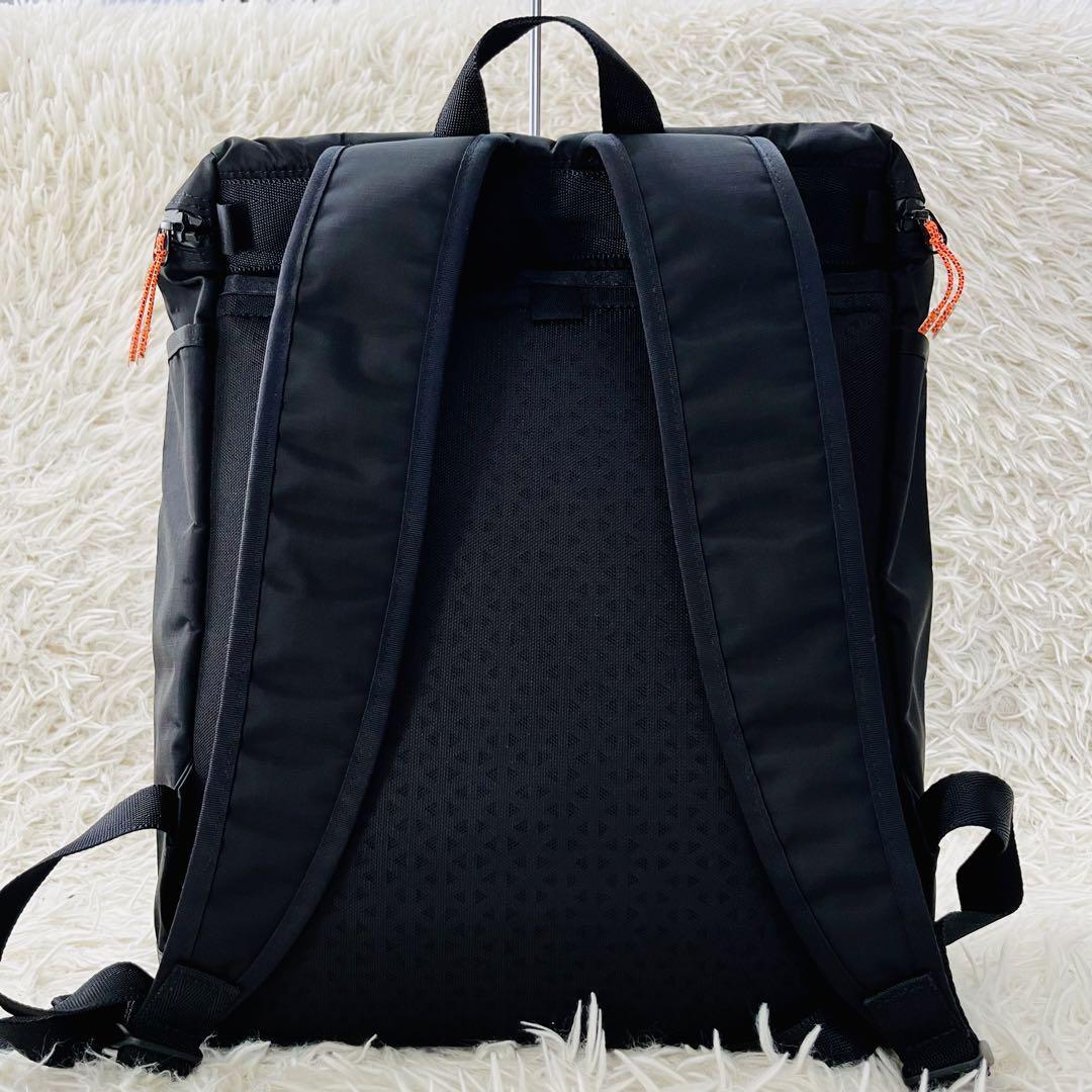 【近年モデル】美品 PORTER HEXARIA ポーター ヘキサリア デイパック リュック ブラック 黒 メンズ 19L 日本製 カジュアル 通勤 通学 軽量_画像3