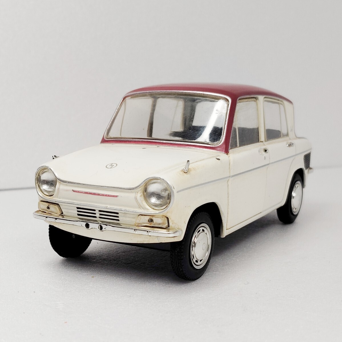 Yahoo!オークション - 1/24 マツダ キャロル 昭和の名車 360cc Yahoo!オークション - 1/24 マツダ キャロル 昭和の名車 360cc