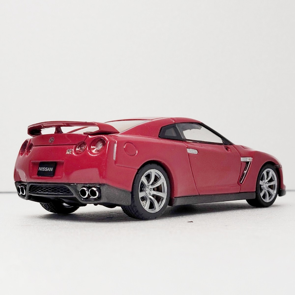 1/43 日産 GT-R R35 レッド 赤 nissan スポーツカー スーパーカー ミニカー エブロ EBBRO 1円〜 1円スタート ミニカー 050104の画像2