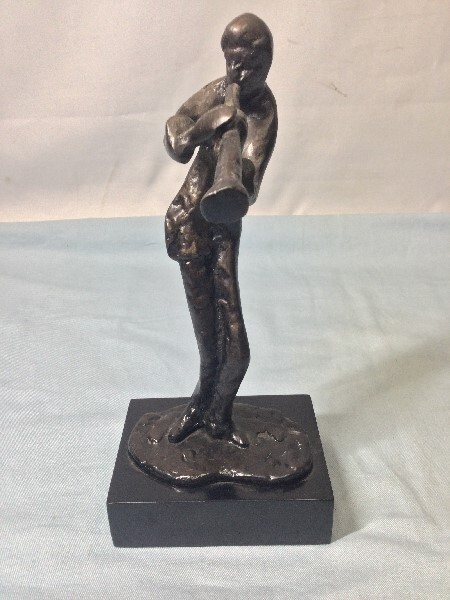 ブロンズ製　オブジェ　音楽家　クラリネット　アート　彫刻　銅製　男性像　銅像　金属　置物　高さ23ｃｍ　重量800ｇ（3286）_画像2