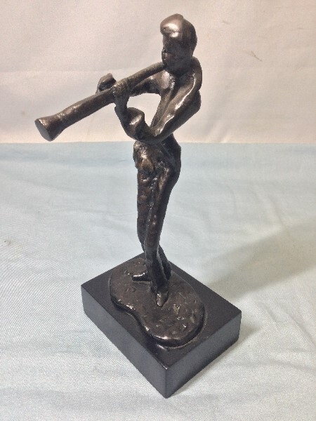 ブロンズ製　オブジェ　音楽家　クラリネット　アート　彫刻　銅製　男性像　銅像　金属　置物　高さ23ｃｍ　重量800ｇ（3286）_画像3