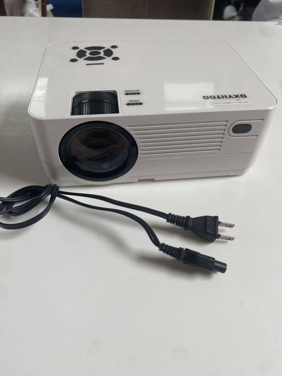 中古 DXYIITOO プロジェクター WIFI Buletooth HD Projector S3 ホワイト 電源つくの確認済み それ以外確認しておりません_画像1