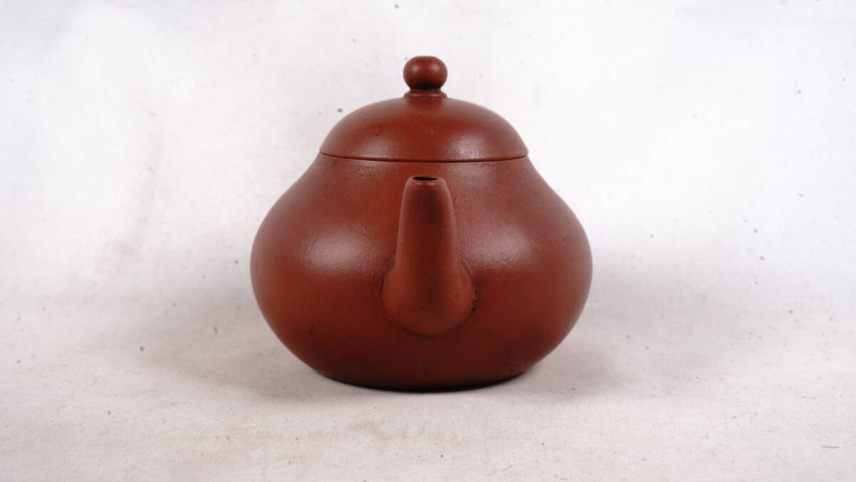 0515-2 Tang thing . mud small teapot bottom . Akira month pine interval ... Zaimei tea utensils . tea utensils China old fine art old . China antique size :11.5x7.5x7.5cm