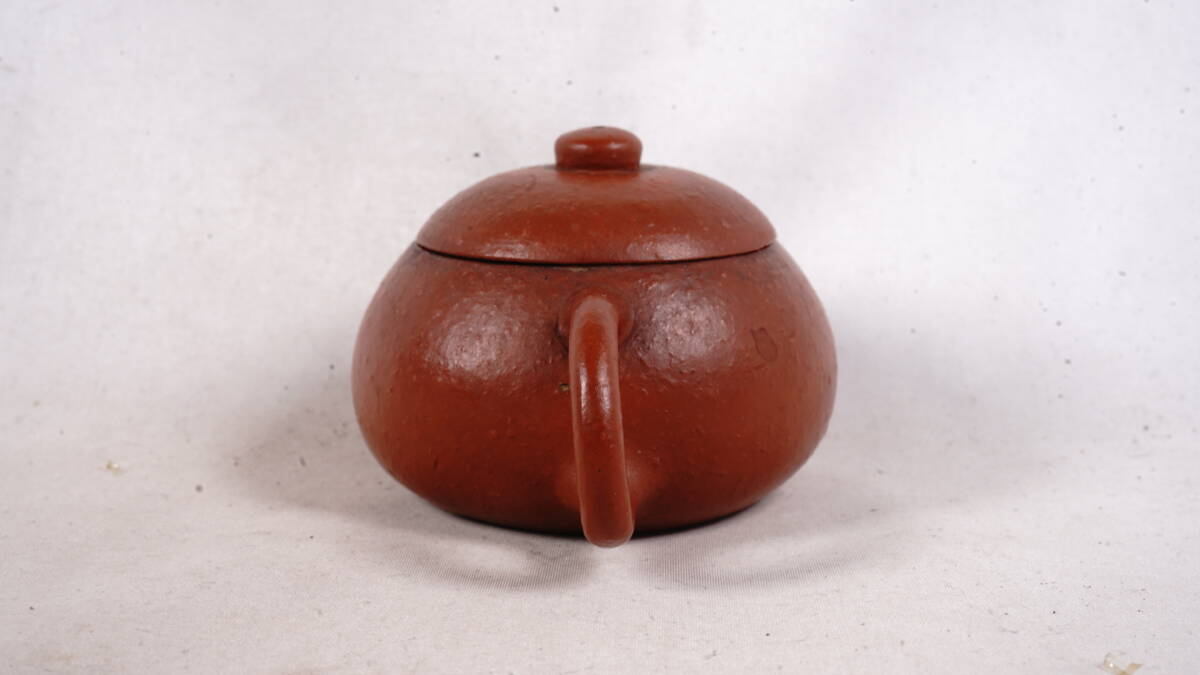 0515-5 Tang thing . mud small teapot cover reverse side seal horizontal bottom .. sphere bin made tea utensils . tea utensils China old fine art old . China antique size :9.5x6.5x4.5cm