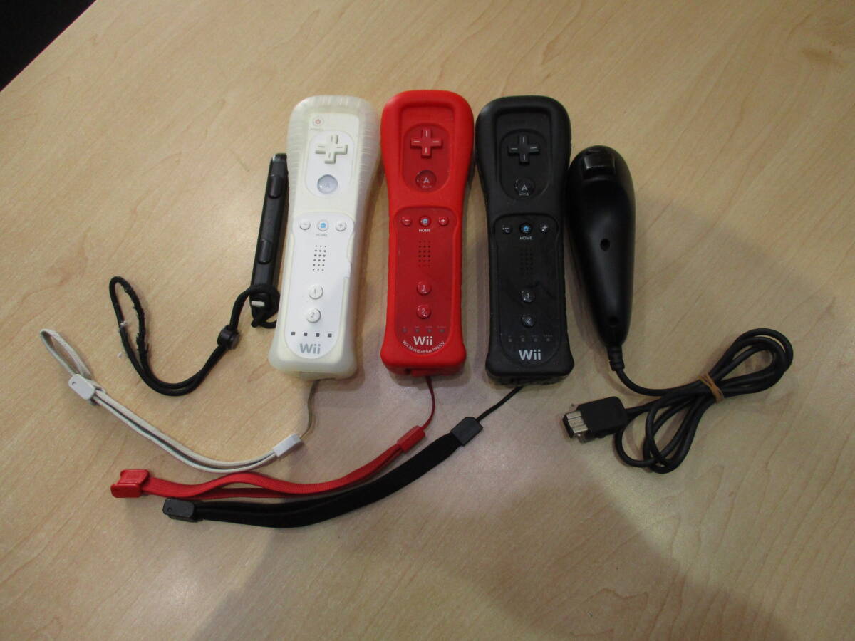 ☆中古 任天堂 ニンテンドー Wii 本体 RVL-001 コントローラ付 通電確認済 ジャンク扱い_画像3