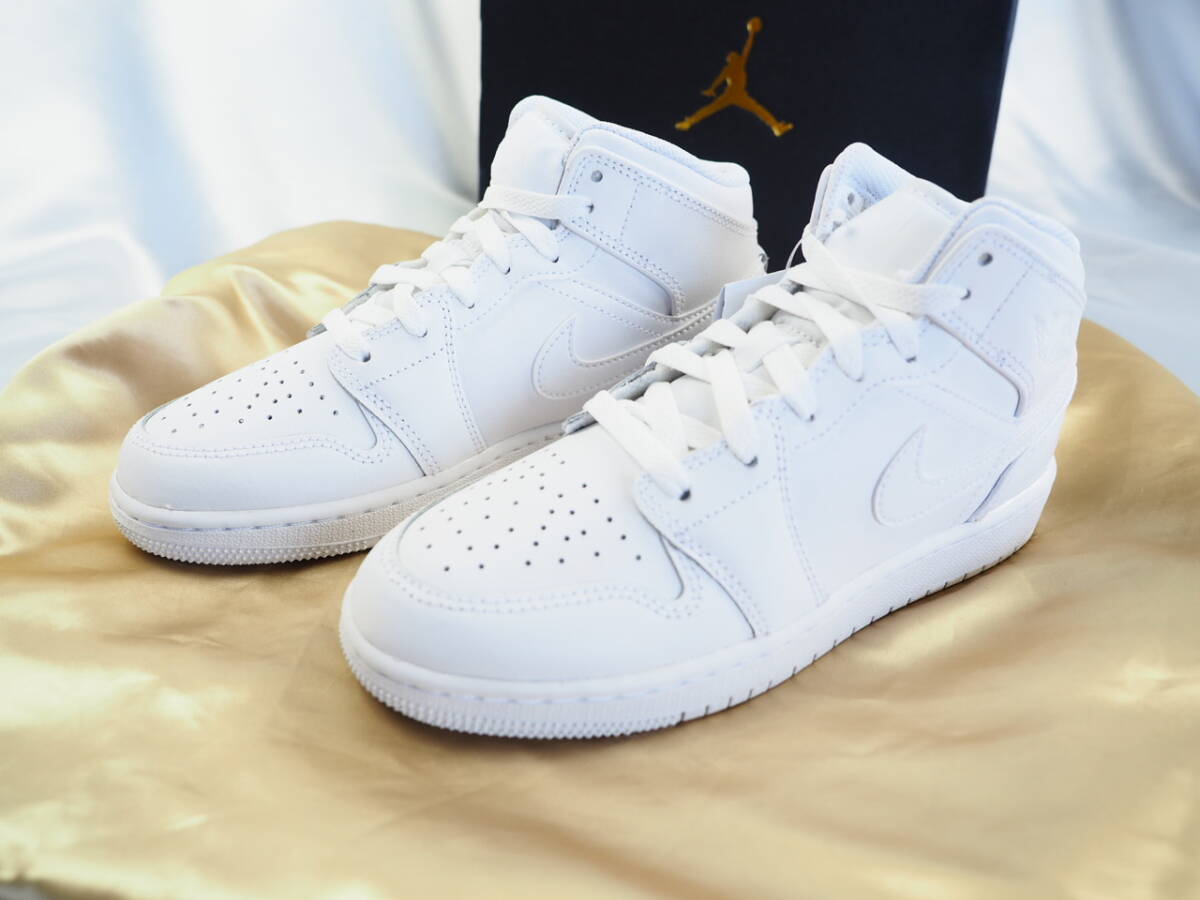 送料710円～◆新品◆NIKE◆ナイキ◆AIR JORDAN 1 MID GS "TRIPLE WHITE"◆エア ジョーダン 1 ミッド◆23㎝_画像1