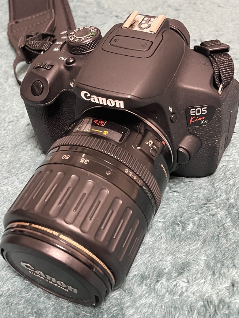 ★キヤノン Canon EOS Kiss X7i 高倍率ズーム35-135mm SDカード付き中古品_画像2