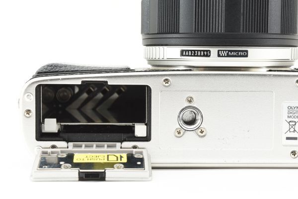 【箱付き・大人気カラー】 OLYMPUS オリンパス PEN E-P1 レンズキット ペン ミラーレス一眼カメラ #1301_画像9