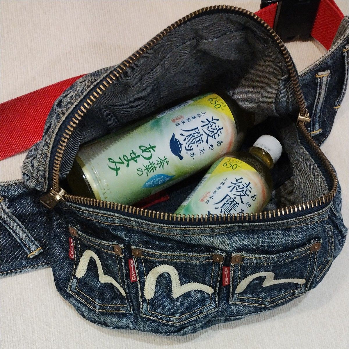 EVISU/エヴィス ボディバッグ メニーポケット オール刺繍・赤 EVISU/エヴィス ボディバッグ メニーポケット オール刺繍・赤
