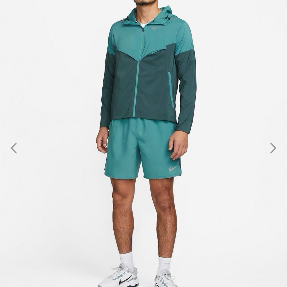新品未使用 NIKE WINDRUNNER ランニングジャケット CZ9071-379 新品未使用 NIKE WINDRUNNER ランニングジャケット CZ9071-379