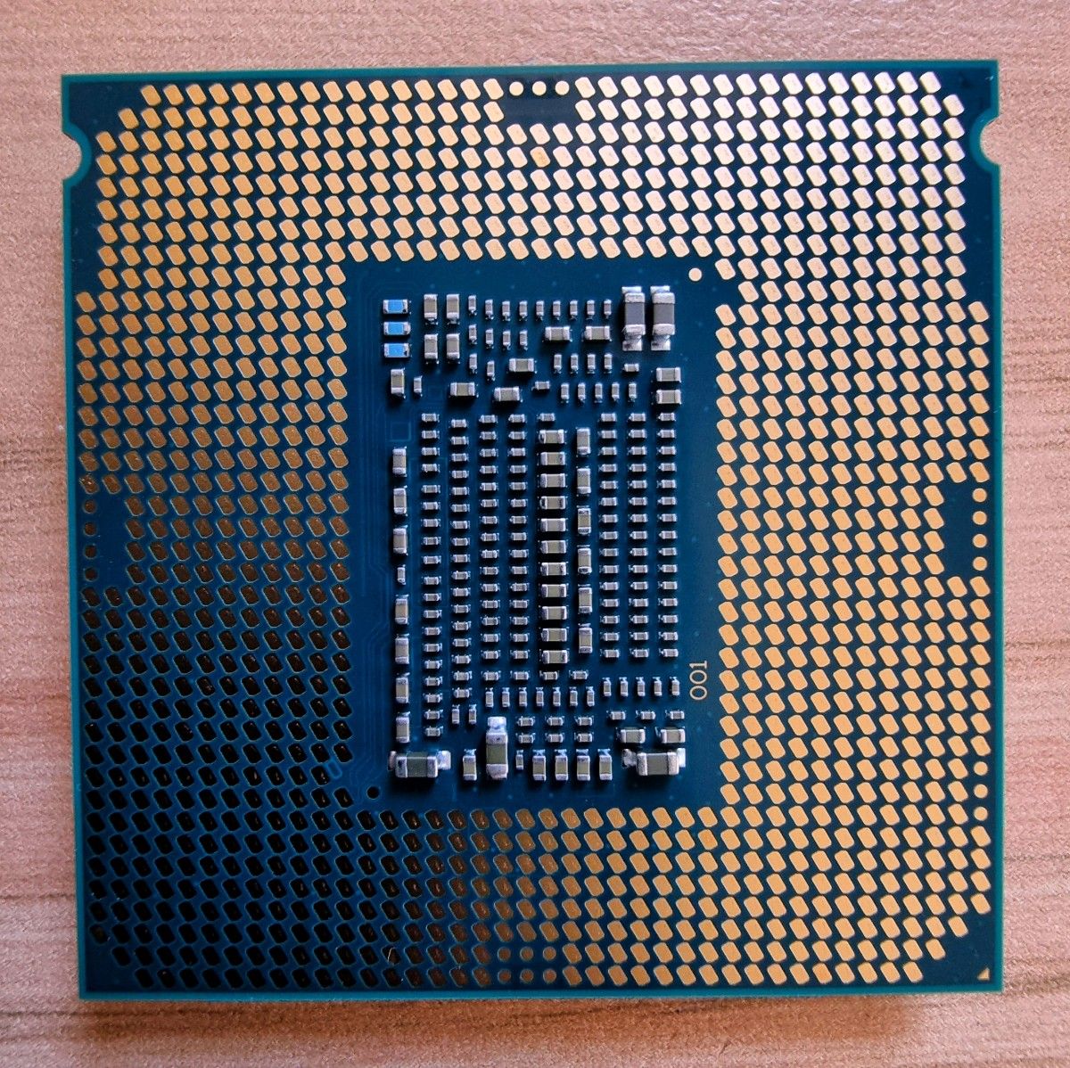 Intel i7-8700K 3.7GHz 12Mキャッシュ 6コア/12スレッド LGA1151 BX80684I78700K