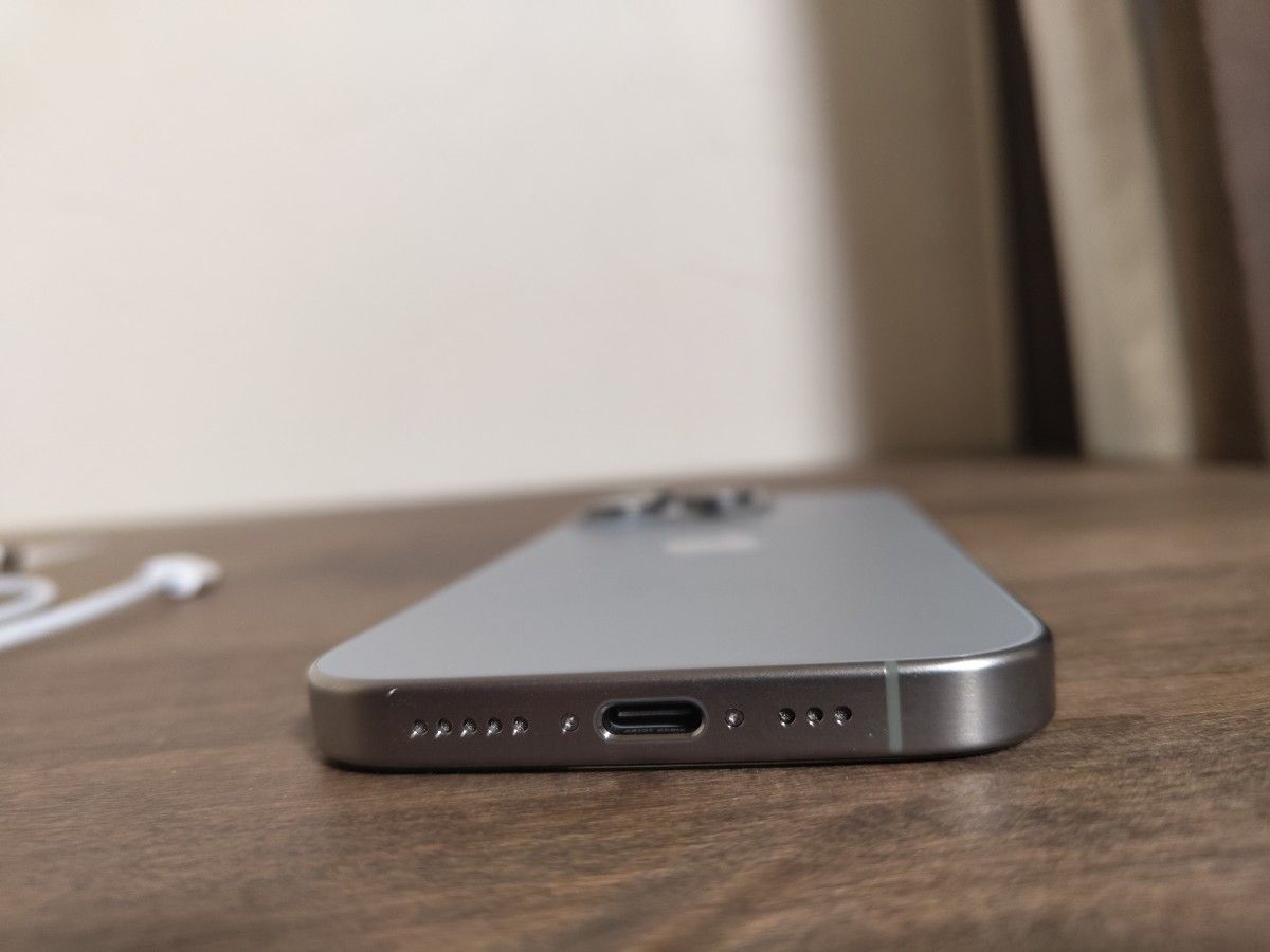 iPhone 15 proナチュラルチタニウム 256GB simフリー +moft iPhone 15 proナチュラルチタニウム 256GB simフリー +moft