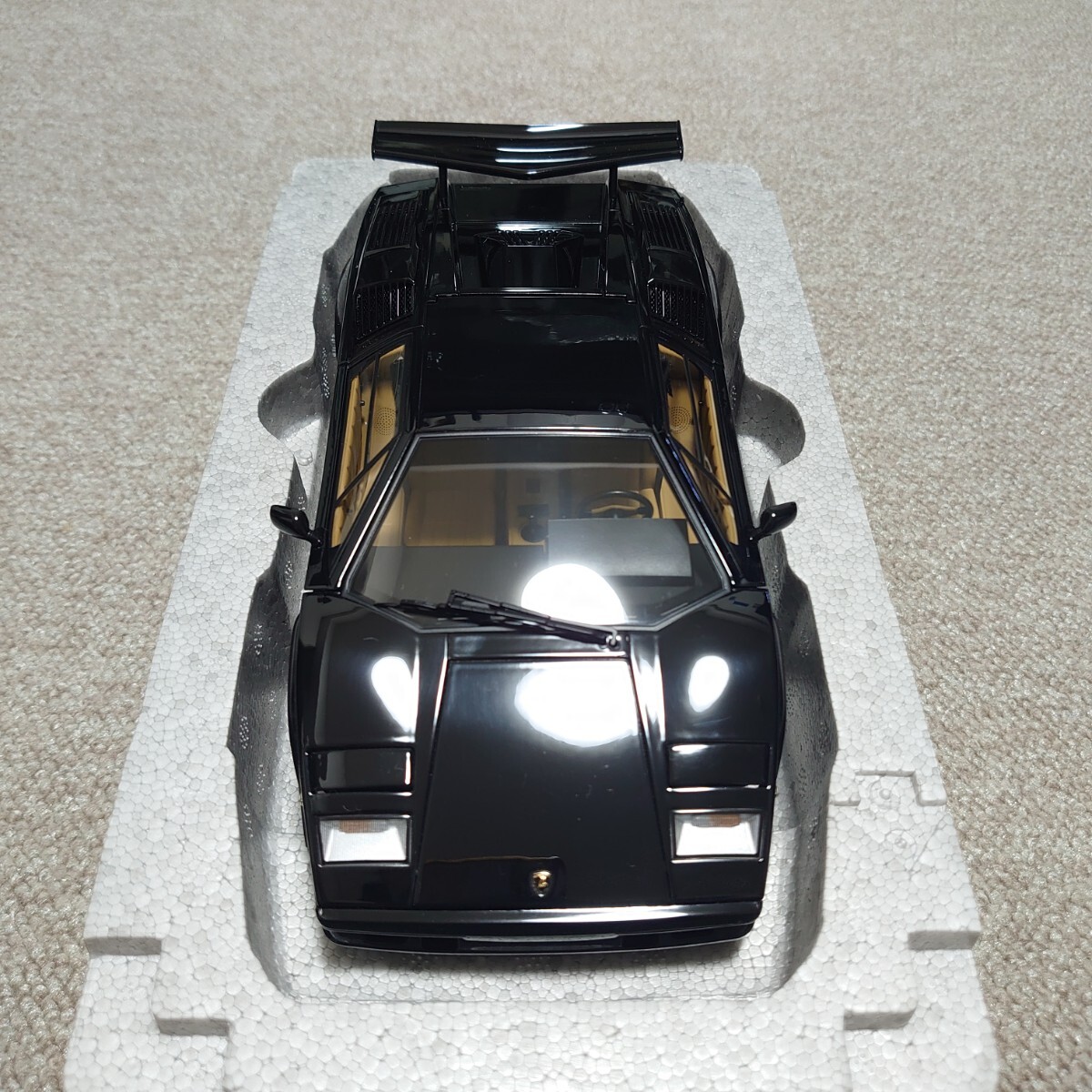 希少 オートアート 1/18 ランボルギーニ カウンタック 25th アニバーサリー ブラック 74539 AUTOart Countach 25th Anniversary Black_画像3