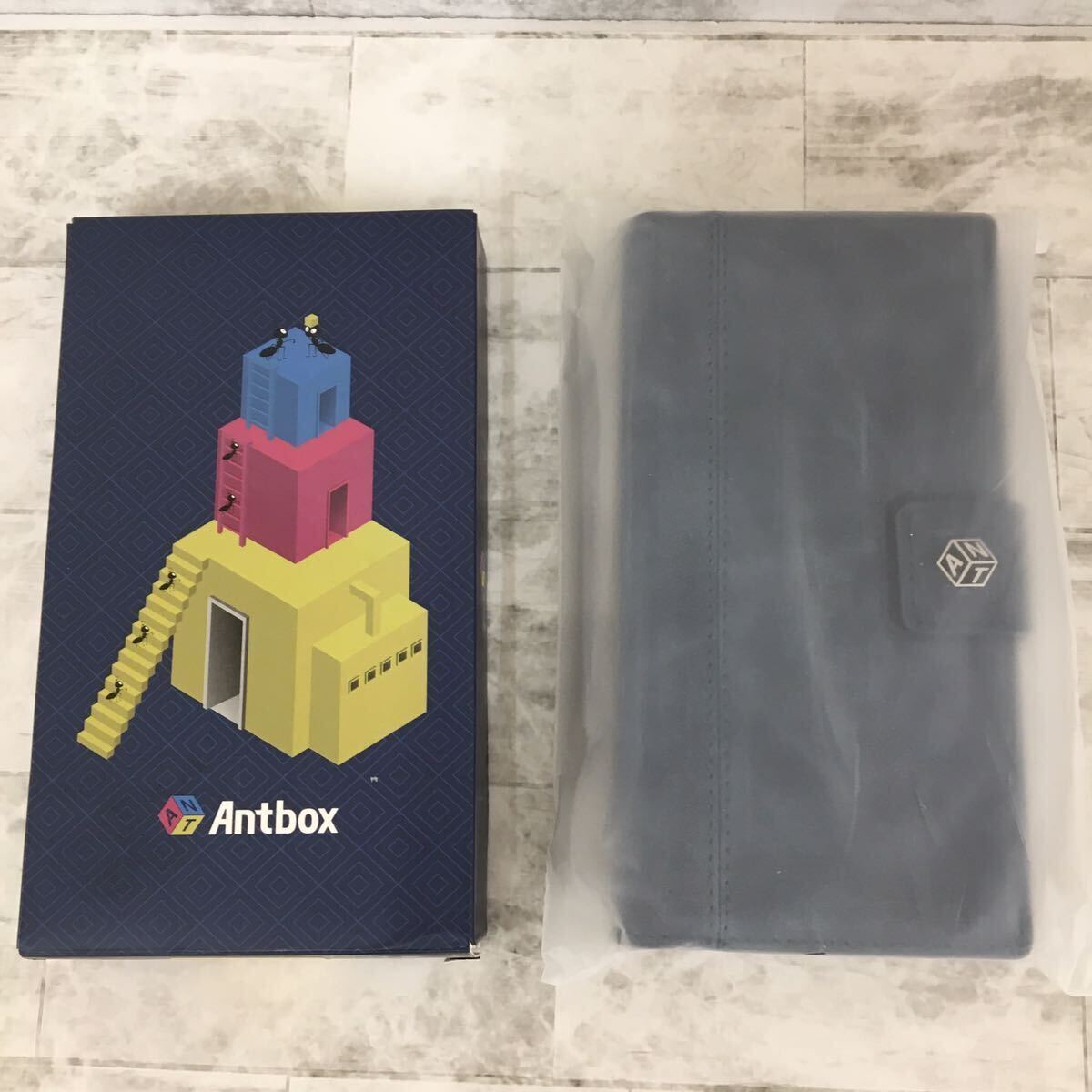 【未使用】 【Antbox】 iPhone 12 / iPhone 12 Pro 対応 手帳型 ケース ( ブルー ) 6.1 インチ ワイヤレス充電対応 カード お札収納可能_画像5